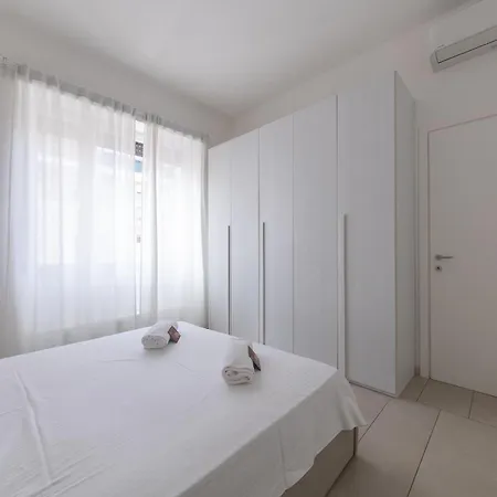 Apartman Via Santa Croce 1 *
