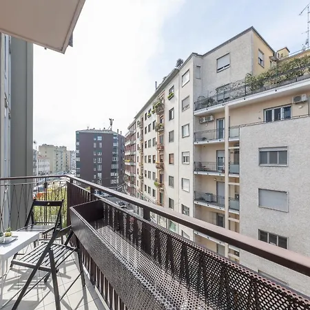 Via Santa Croce 1 Milánó